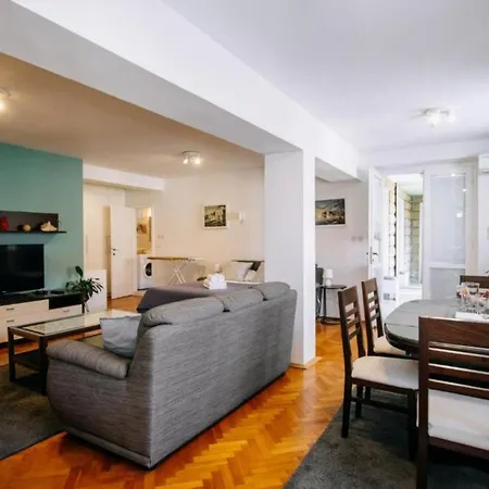 One Bedroom With Terrace Apartment